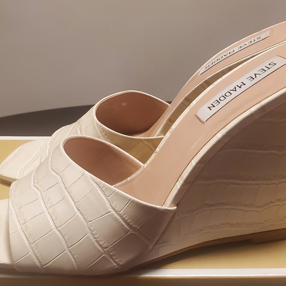 STEVE MADDEN Wedge Heels/Sandals - Picture 2 of 7